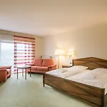 Eden Au 4*