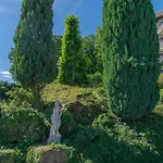 Eden Au 4*