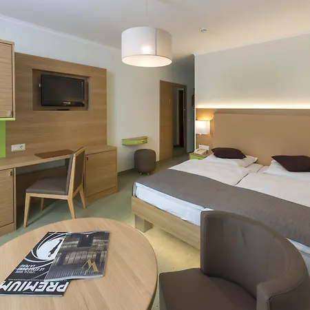 Eden Au Hotell