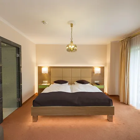 Hotell Eden Au 4*