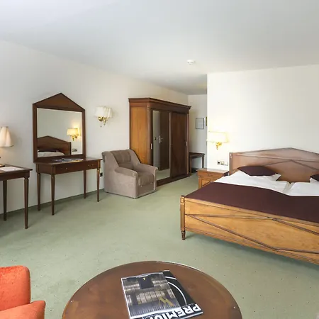 Hotell Eden Au 4*