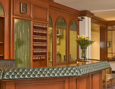 Hotel Eden Au