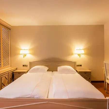 Eden Au Hotell 4*